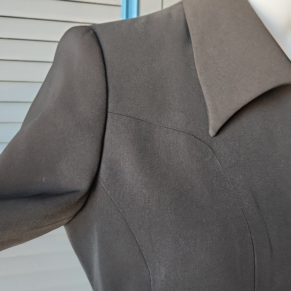 Como Vintage Button-Up Blazer Jacket in Olive Green - Picture 5 of 15